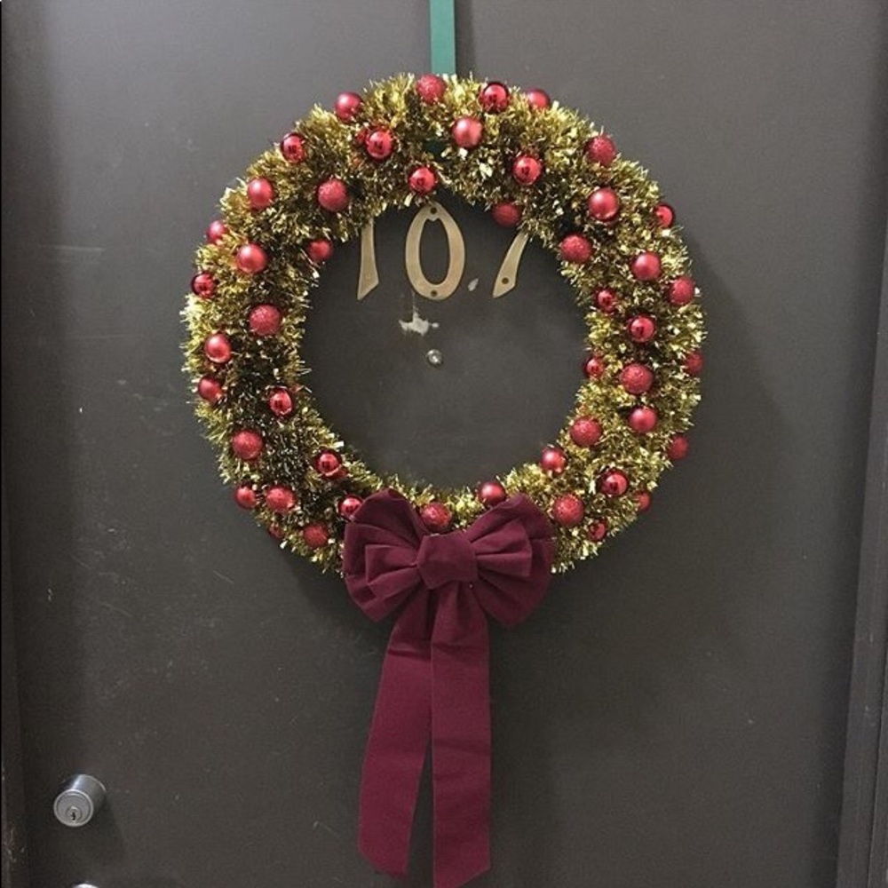 Gold Christmas Tinsel Wreath